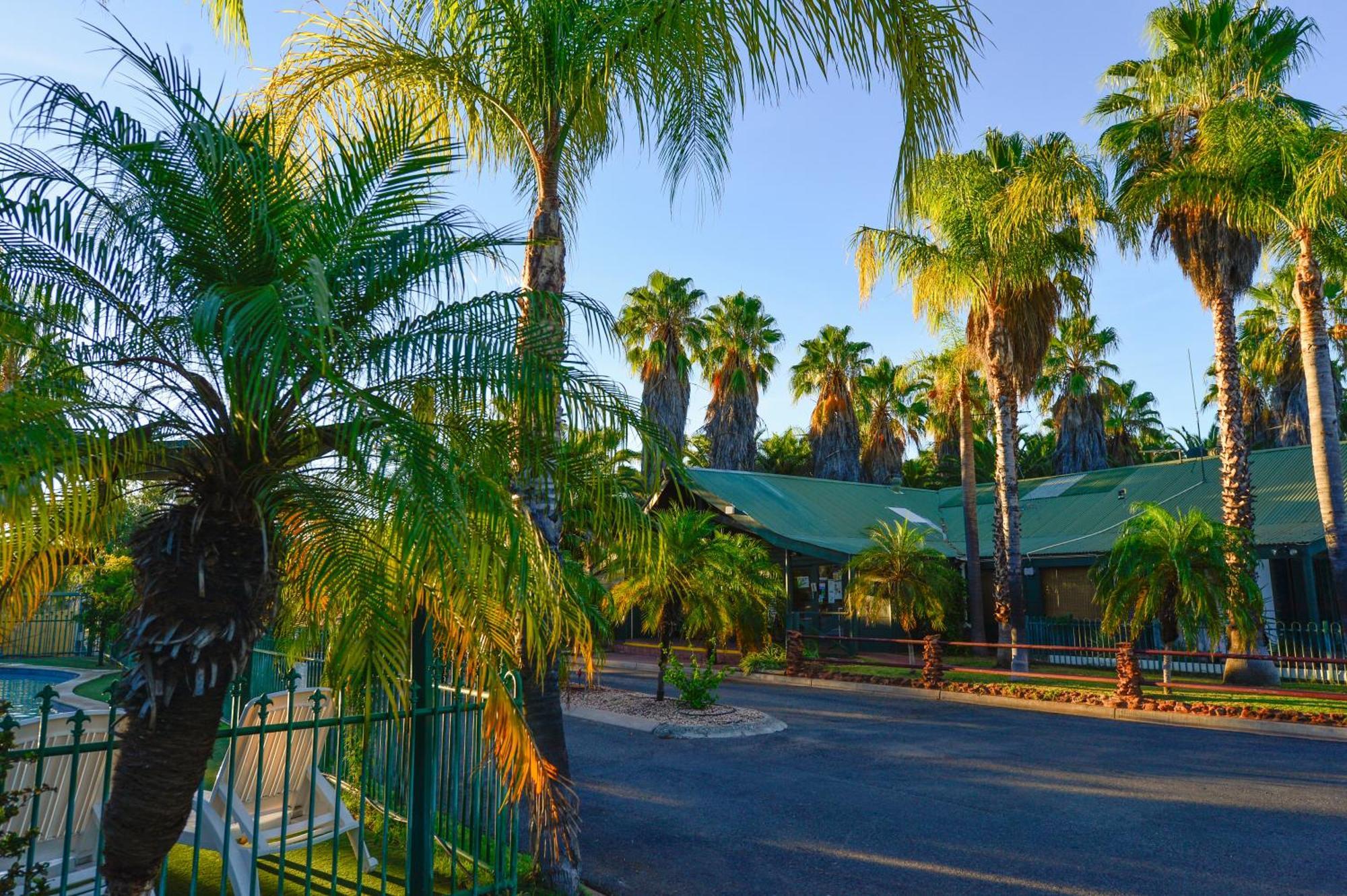 Desert Palms Alice Springs Motel Exterior photo